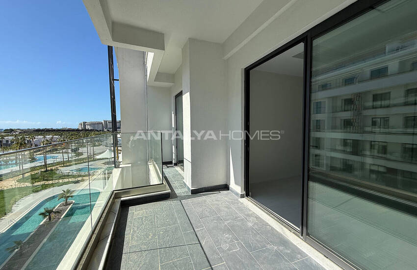 Flats in a Complex with Rich Social Facilities in Alanya 42