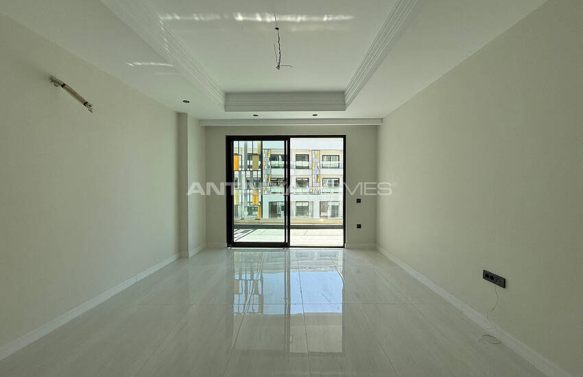 Flats in a Complex with Rich Social Facilities in Alanya 36