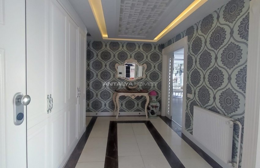 Contemporary Seafront Apartment in Muratpasa Antalya 14
