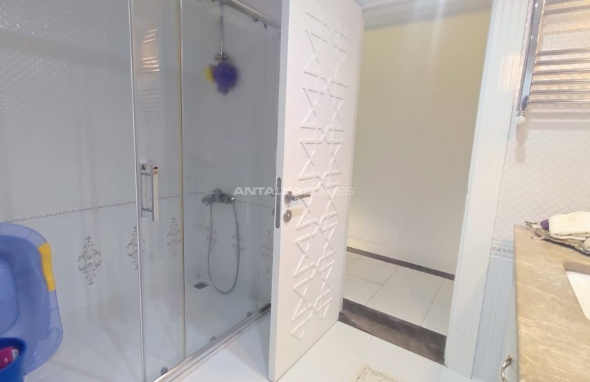 Contemporary Seafront Apartment in Muratpasa Antalya 29