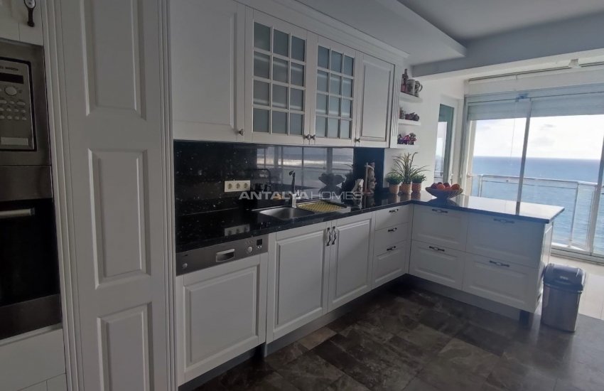 Contemporary Seafront Apartment in Muratpasa Antalya 20