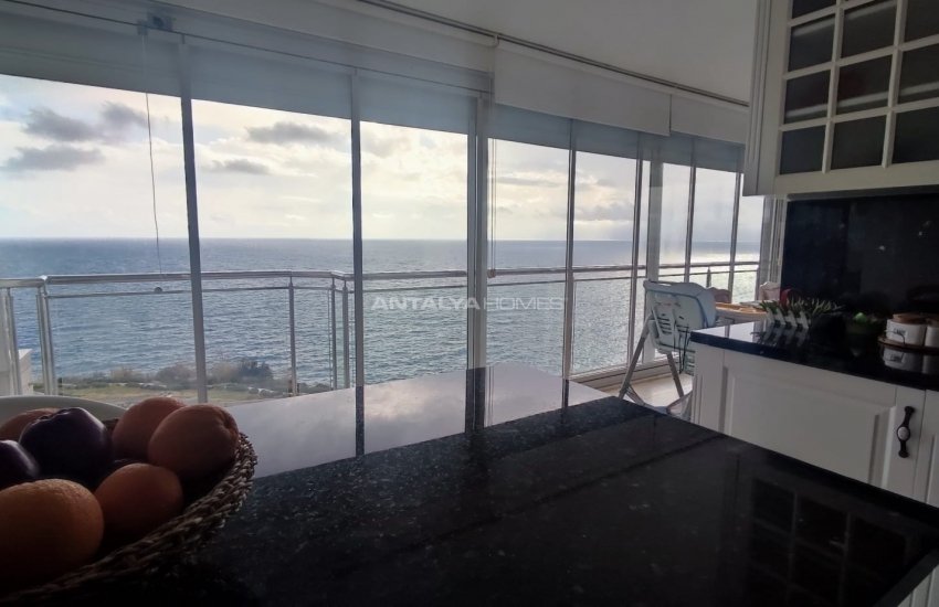Contemporary Seafront Apartment in Muratpasa Antalya 21