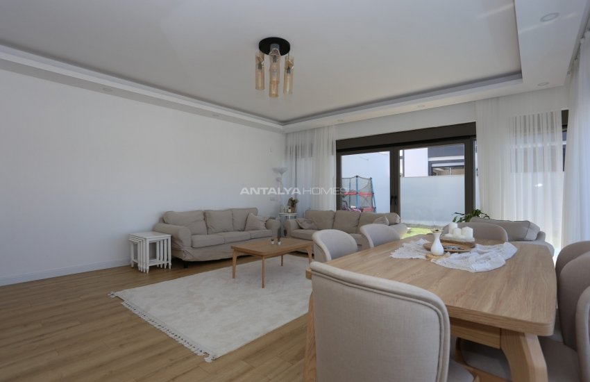 Semi-detached Villa with Rich Features in Dosemealti 9