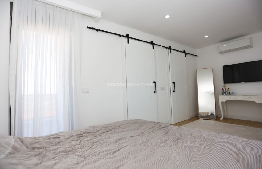 Semi-detached Villa with Rich Features in Dosemealti 18