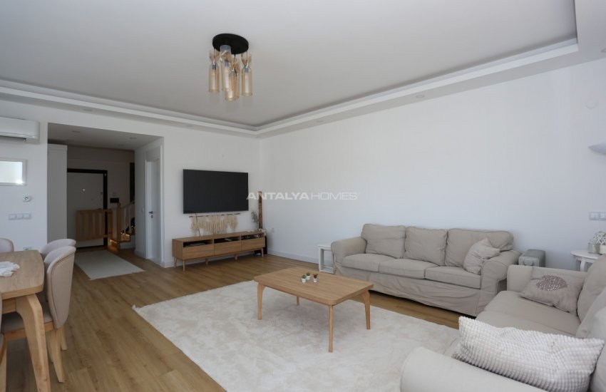 Semi-detached Villa with Rich Features in Dosemealti 11