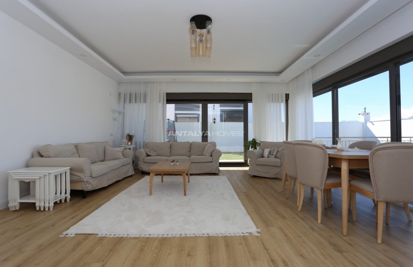 Semi-detached Villa with Rich Features in Dosemealti 8