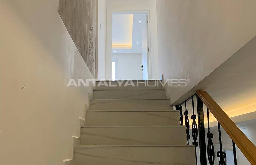 Sea View Penthouse in Complex with Pool and Sauna in Alanya 12