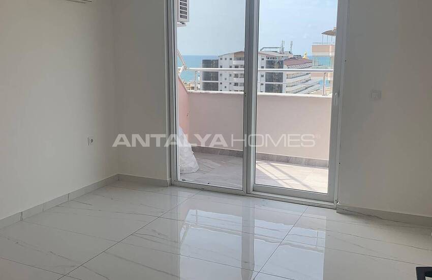 Sea View Penthouse in Complex with Pool and Sauna in Alanya 13