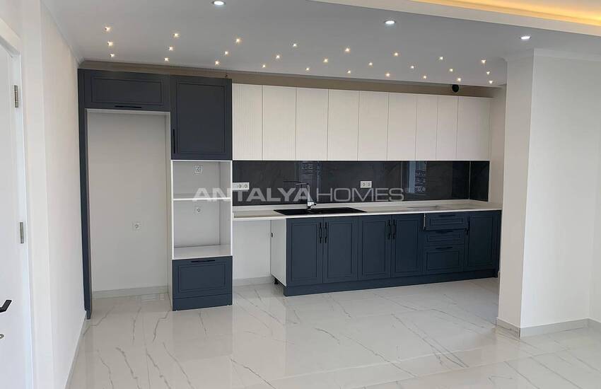 Sea View Penthouse in Complex with Pool and Sauna in Alanya 5