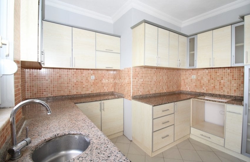 Spacious and Well-located Apartment for Sale in Lara 15
