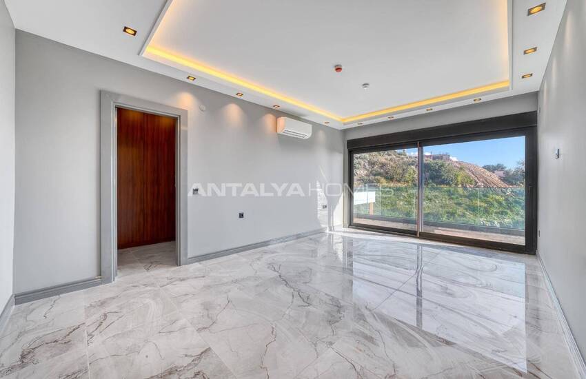 Alanya'da Muhteşem Deniz Manzarası Sunan Havuzlu Villalar 16