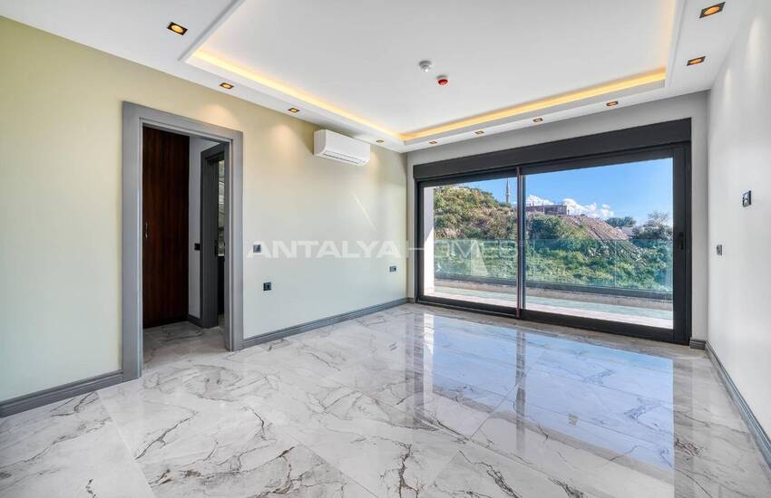 Alanya'da Muhteşem Deniz Manzarası Sunan Havuzlu Villalar 7