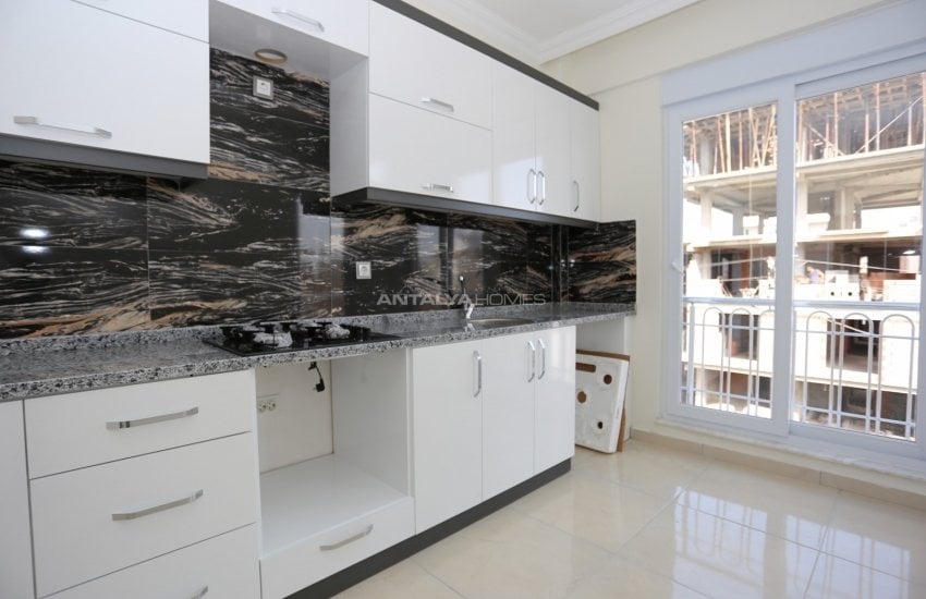 Modern Design Apartment with City View in Kizilarik Antalya 14