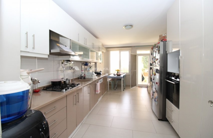 Seaside Apartment in a Secure Complex in Antalya Sirinyali 21