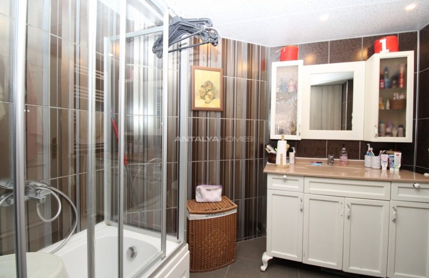 Seaside Apartment in a Secure Complex in Antalya Sirinyali 24