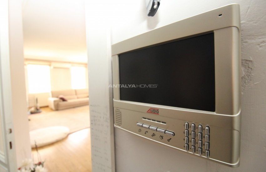 Seaside Apartment in a Secure Complex in Antalya Sirinyali 31