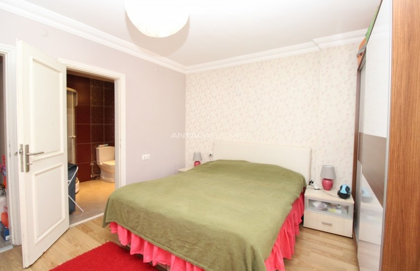 Seaside Apartment in a Secure Complex in Antalya Sirinyali 15