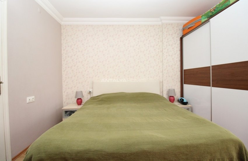 Seaside Apartment in a Secure Complex in Antalya Sirinyali 16