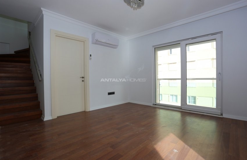 شقة دوبلكس بموقع مركزي بالقرب من البحر في ليمان كونيالتي 13