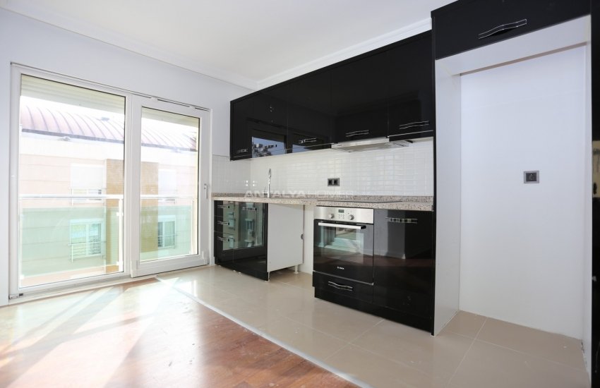 شقة دوبلكس بموقع مركزي بالقرب من البحر في ليمان كونيالتي 14