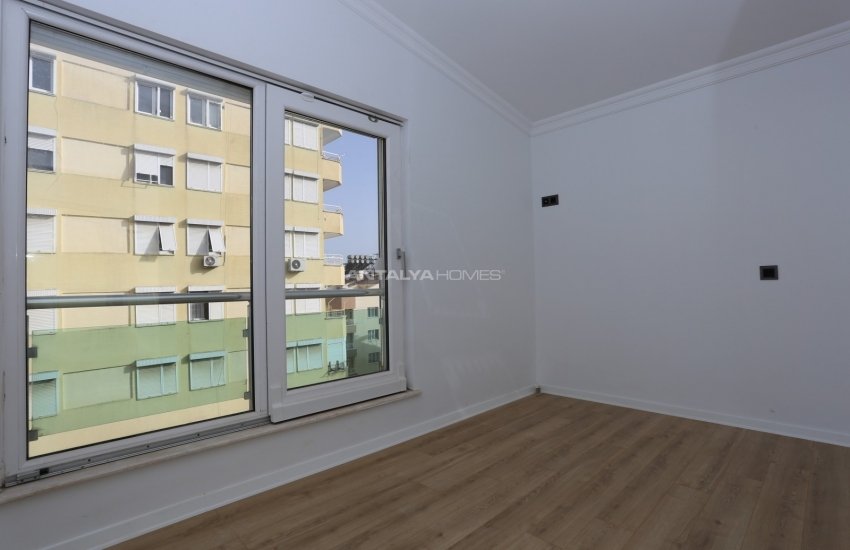 شقة دوبلكس بموقع مركزي بالقرب من البحر في ليمان كونيالتي 16