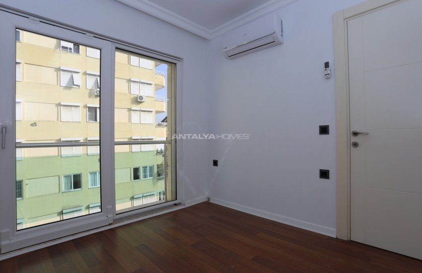 شقة دوبلكس بموقع مركزي بالقرب من البحر في ليمان كونيالتي 18