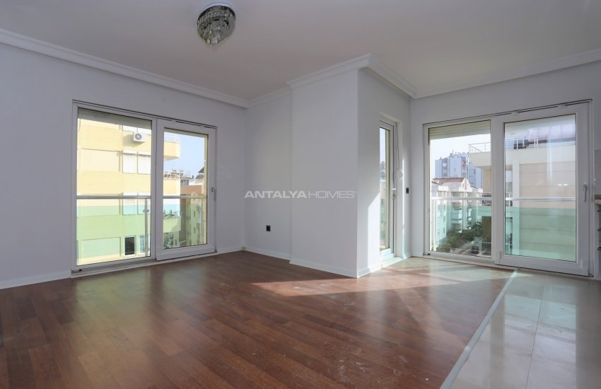 شقة دوبلكس بموقع مركزي بالقرب من البحر في ليمان كونيالتي 11