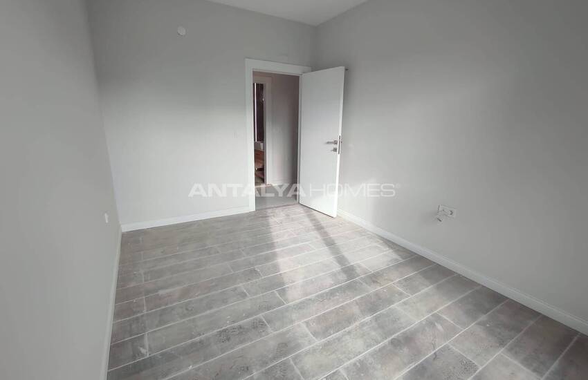 Real Estate in Manavgat Antalya in a Complex with Pool 10