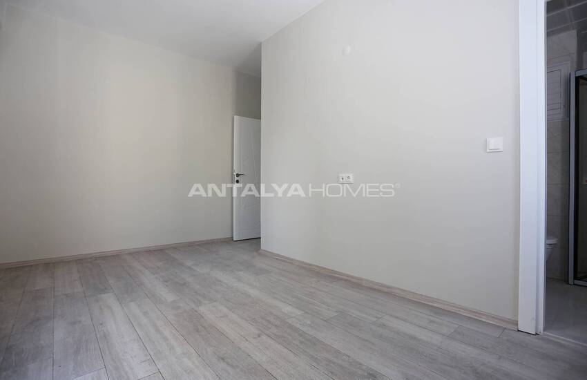Spacious Apartments in Central Location in Muratpasa 18