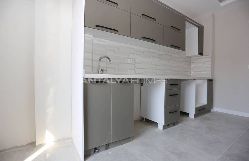 Spacious Apartments in Central Location in Muratpasa 14