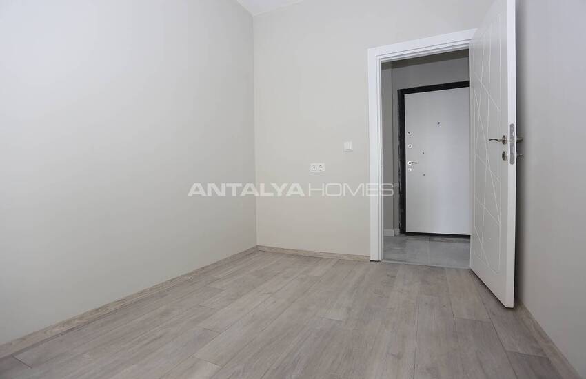 Spacious Apartments in Central Location in Muratpasa 16