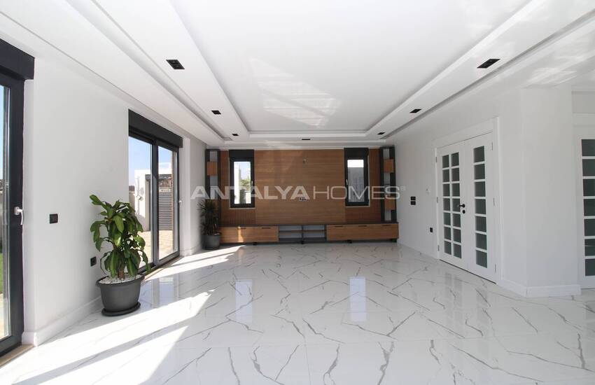 Antalya Muratpaşa’da Akıllı Ev Sistemi Bulunan İkiz Villa 9