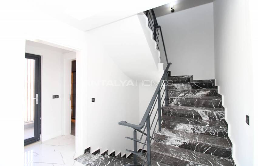 Antalya Muratpaşa’da Akıllı Ev Sistemi Bulunan İkiz Villa 27