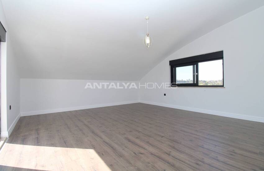 Antalya Muratpaşa’da Akıllı Ev Sistemi Bulunan İkiz Villa 30