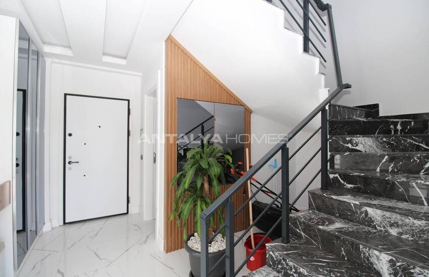 Antalya Muratpaşa’da Akıllı Ev Sistemi Bulunan İkiz Villa 14