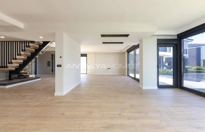 Modern Villas with Private Gardens in Muratpasa Antalya 9