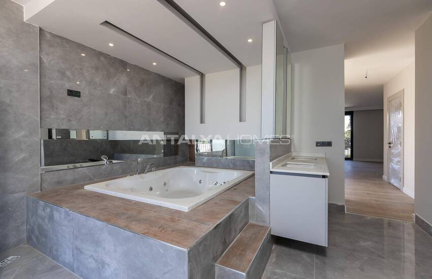 Modern Villas with Private Gardens in Muratpasa Antalya 25