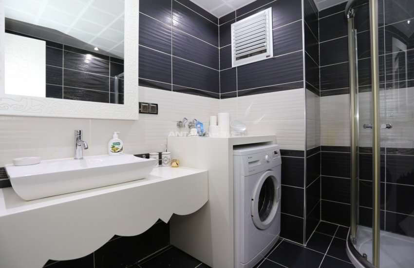 Contemporary Apartment with Mountain View in Antalya 22