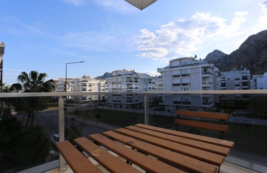 Contemporary Apartment with Mountain View in Antalya 23