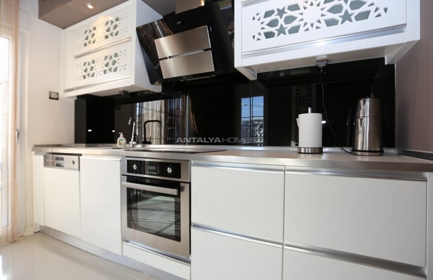 Contemporary Apartment with Mountain View in Antalya 15