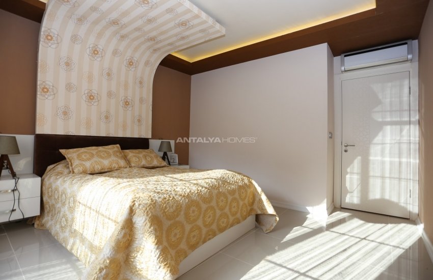 Contemporary Apartment with Mountain View in Antalya 18