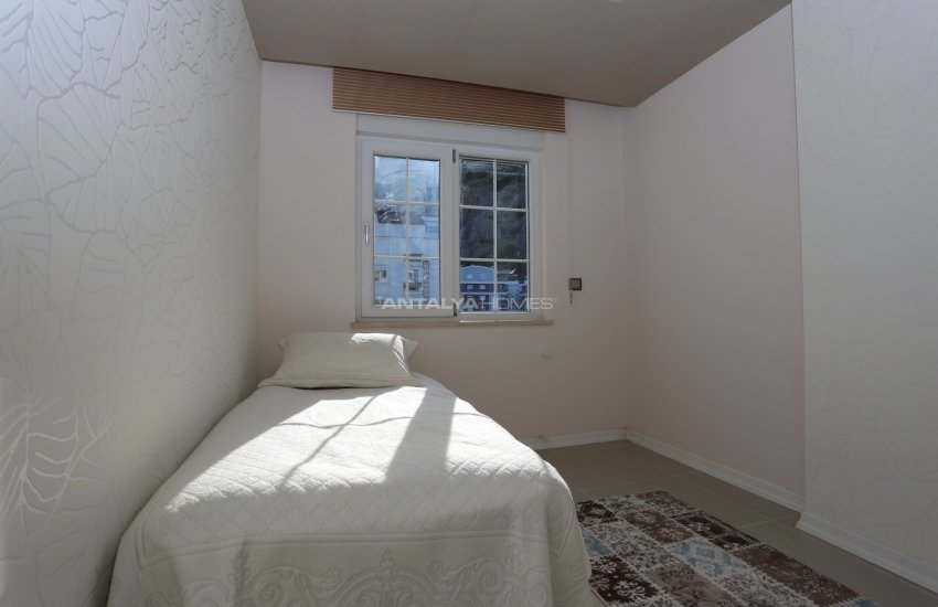 Contemporary Apartment with Mountain View in Antalya 20