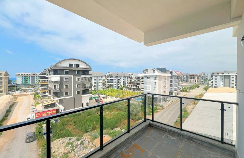 عقارات جديدة بالقرب من الشاطئ في ألانيا كارجيجاك 13