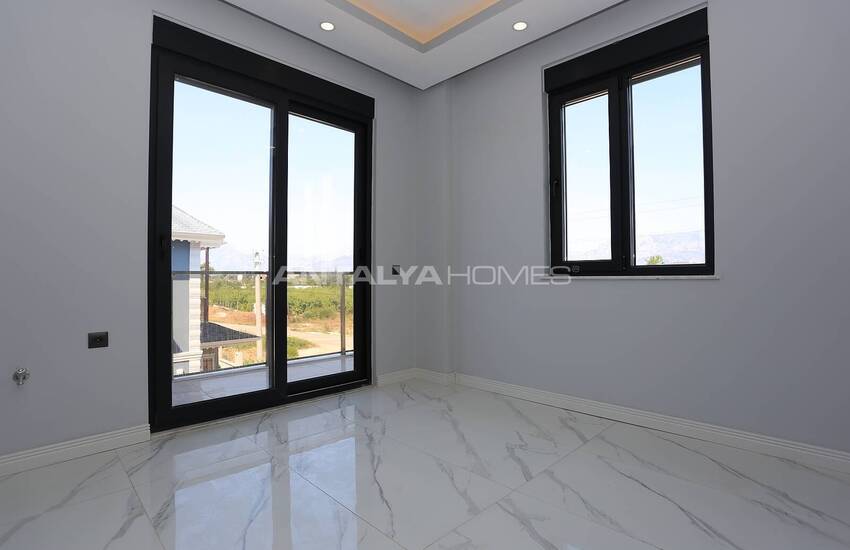 Spacious Villa with 4 En-suite Bathrooms in Dosemealti 30