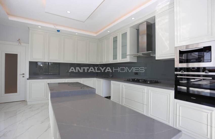 Spacious Villa with 4 En-suite Bathrooms in Dosemealti 17