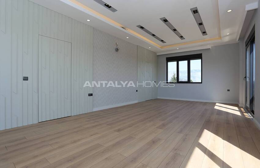 Spacious Villa with 4 En-suite Bathrooms in Dosemealti 20