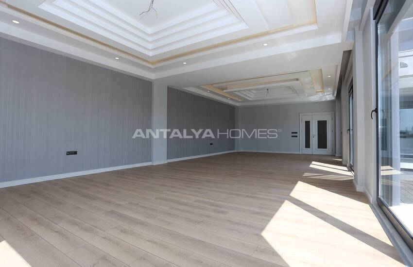 Spacious Villa with 4 En-suite Bathrooms in Dosemealti 12