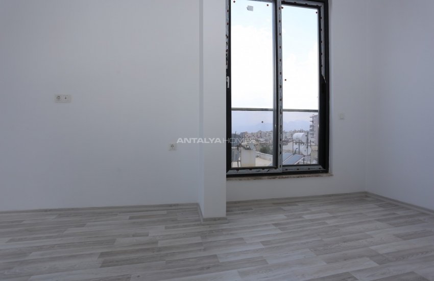 Antalya Muratpaşa'da Denize Yürüme Mesafesinde Daire 24