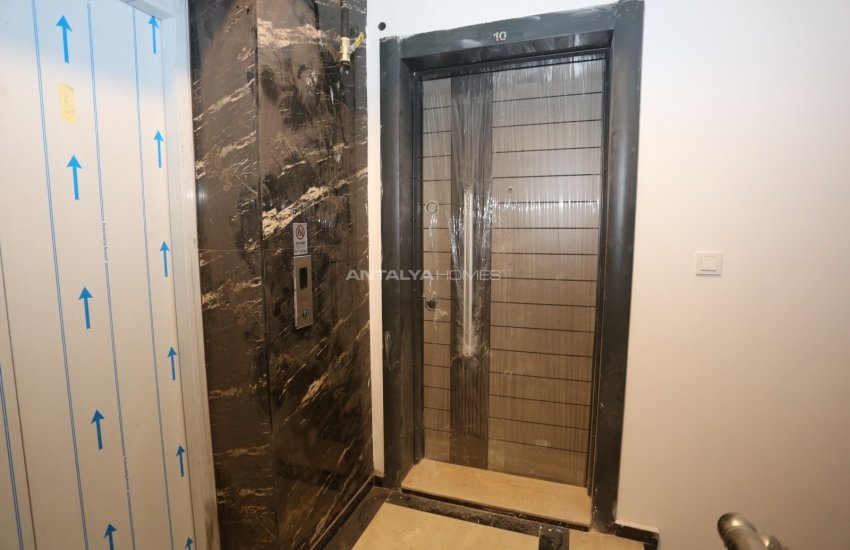 Antalya Muratpaşa'da Denize Yürüme Mesafesinde Daire 31