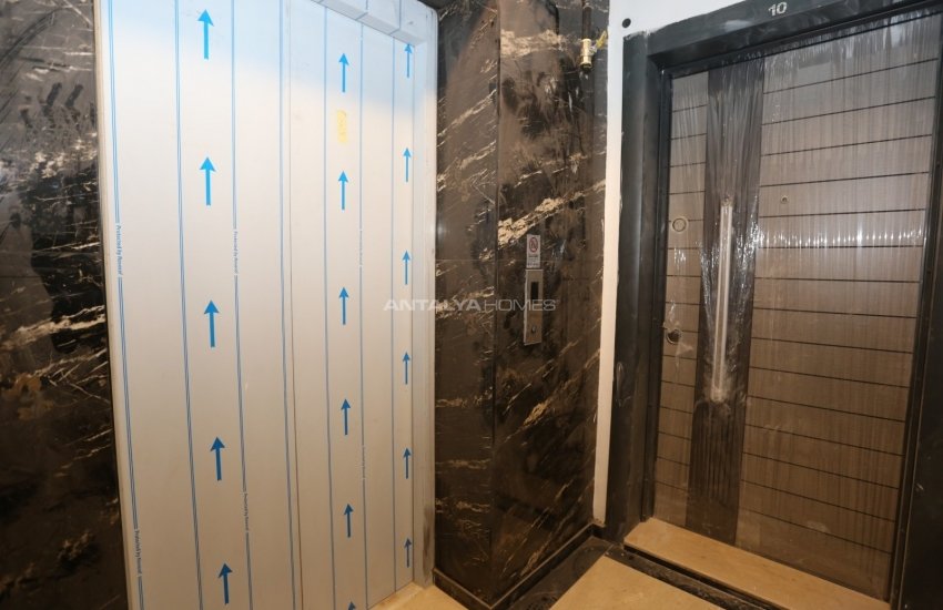 Antalya Muratpaşa'da Denize Yürüme Mesafesinde Daire 32